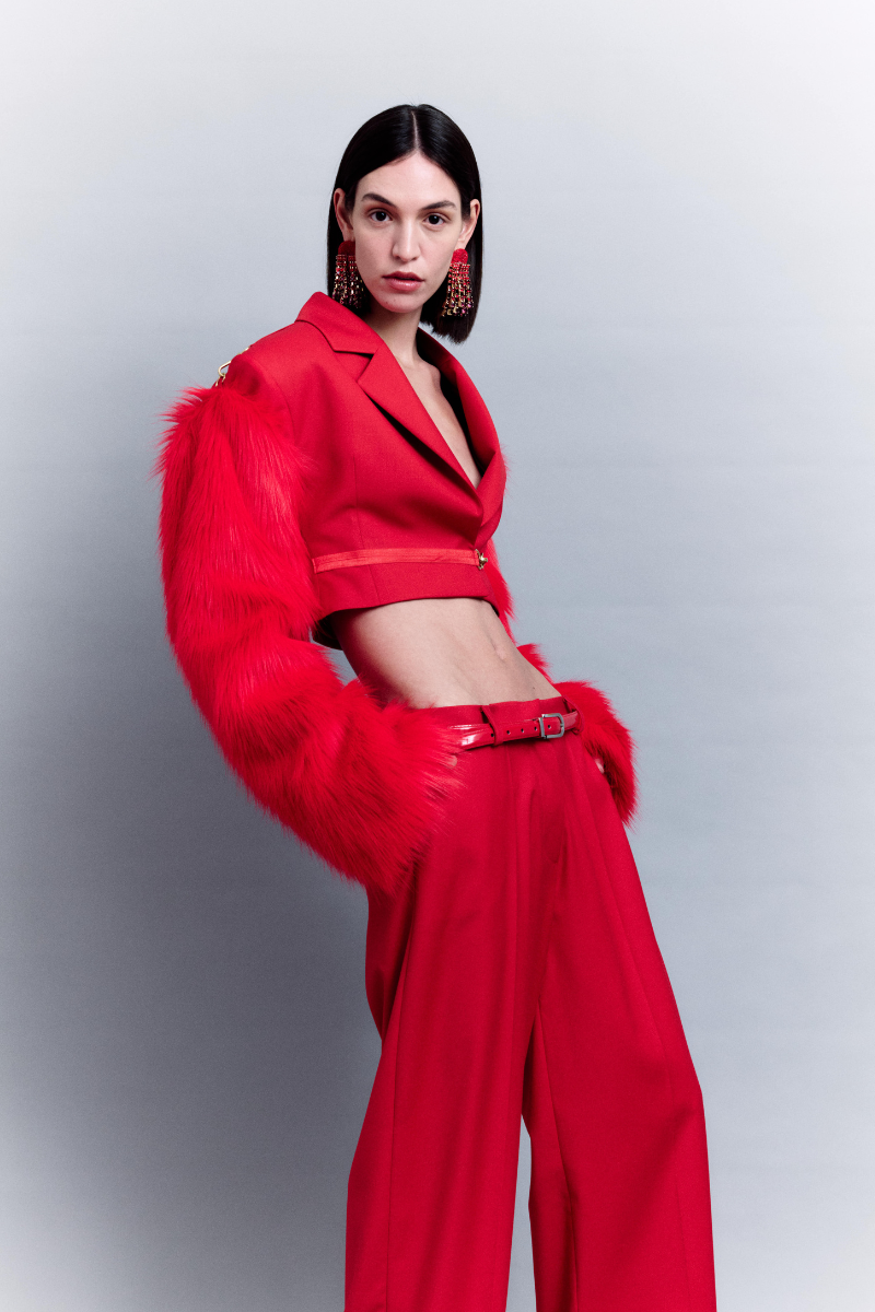 CROPPED JACKET WITH REMOVABLE FAUX FUR SLEEVES - CULT MIA
