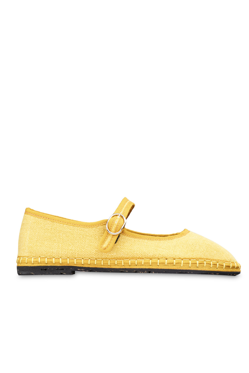 Flabelus ZUIHITSU yellow flats with matching yellow piping, stylish slip-on shoes for casual wear, featuring a sleek design.