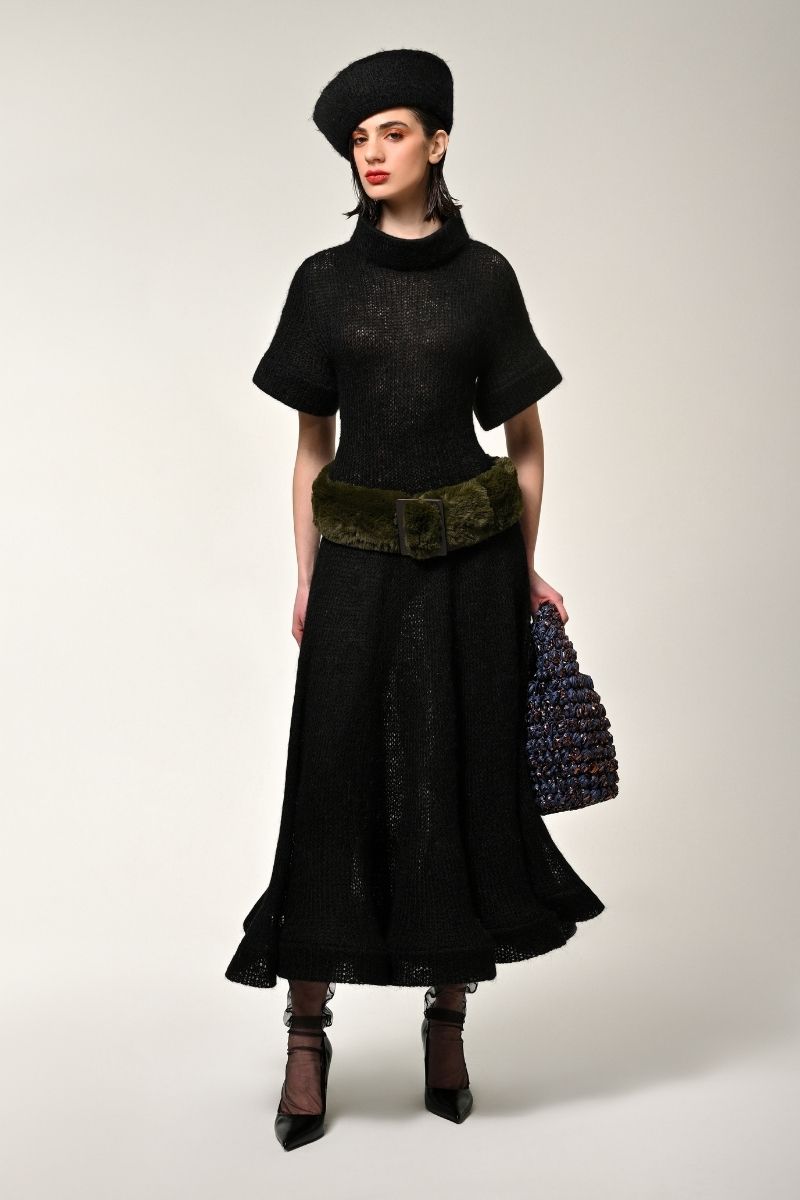 DRAPED MIDI DRESS IN BLACK