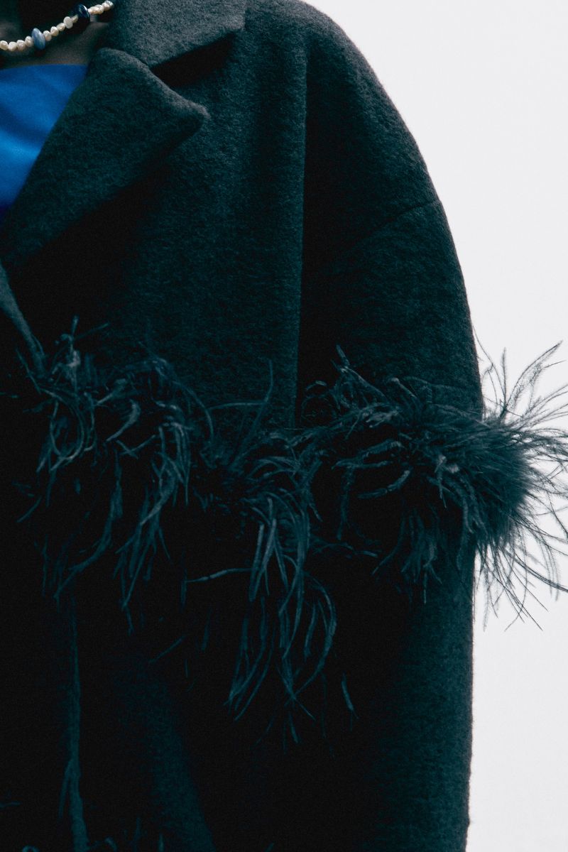 OVERSIZED BLACK FEATHER-TRIMMED COAT - CULT MIA