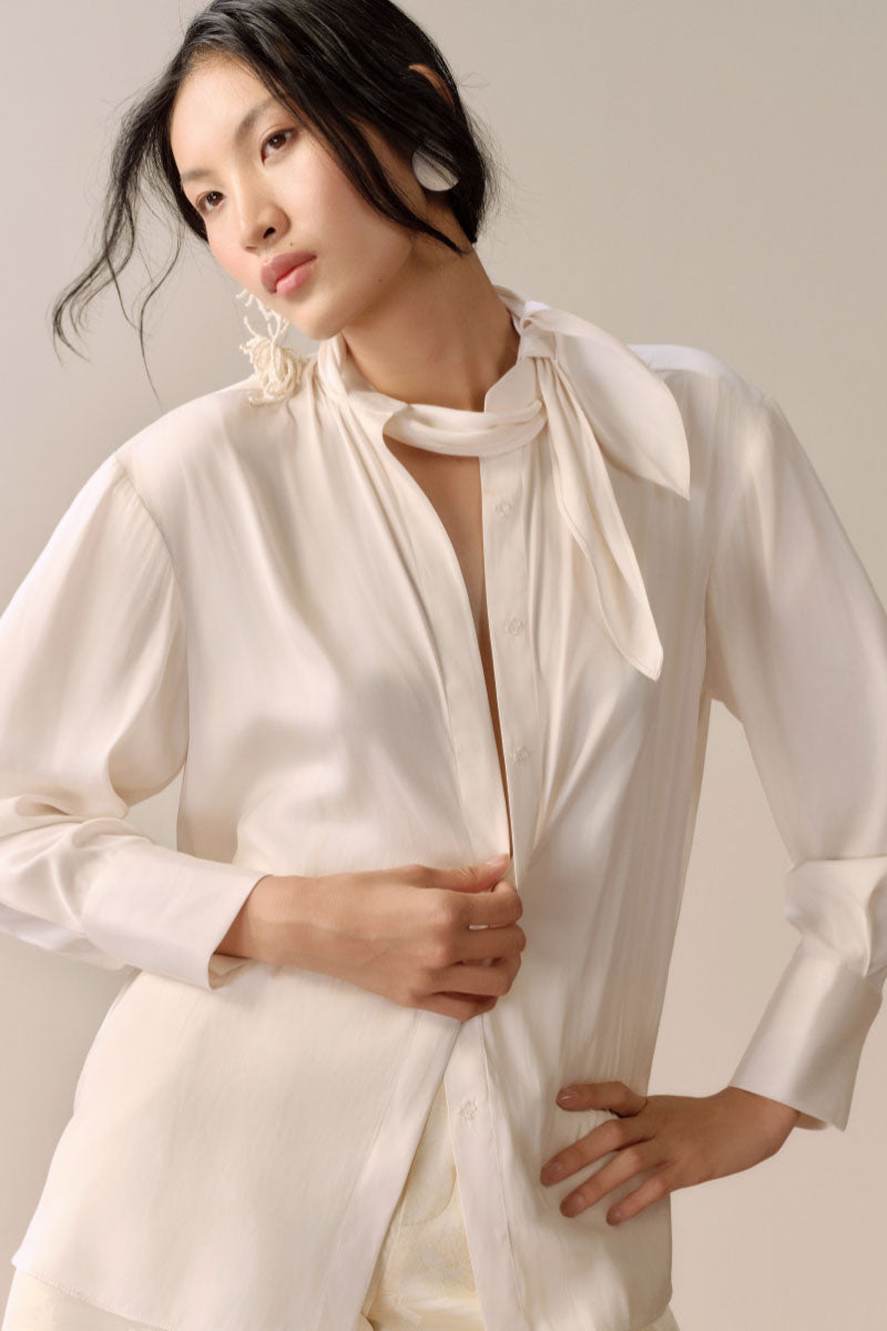 Leica floral jacquard culottes in ivory, stylish wide-leg pants with intricate floral patterns and comfortable fit.