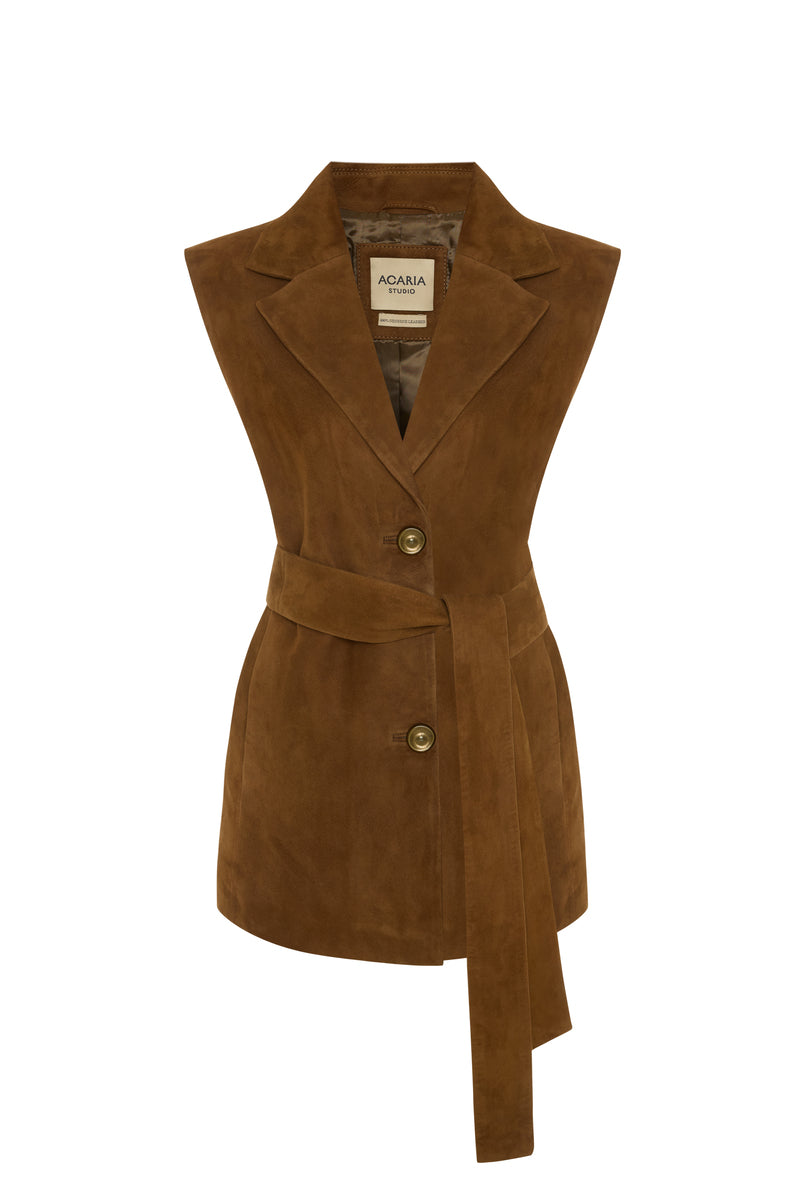 Brown Acaria Studio Terra vest displayed on a model, showcasing its stylish design and comfortable fit.