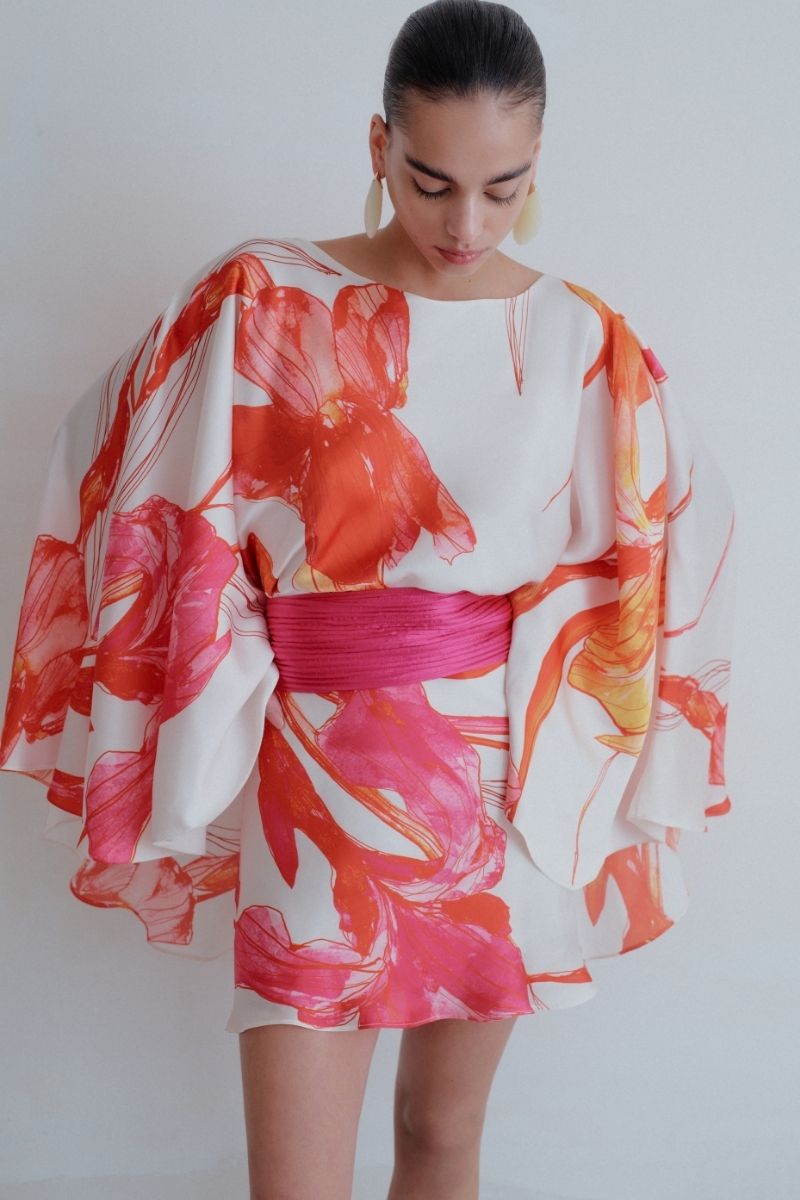 Sisters Amanda mini dress in ivory fuchsia, featuring a stylish short dress with vibrant color and elegant fit.