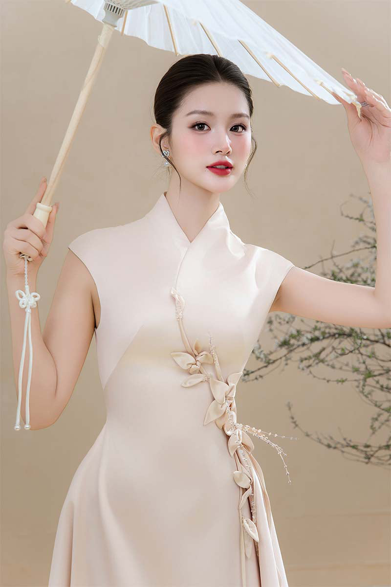 SOFT GRACE MIDI DRESS