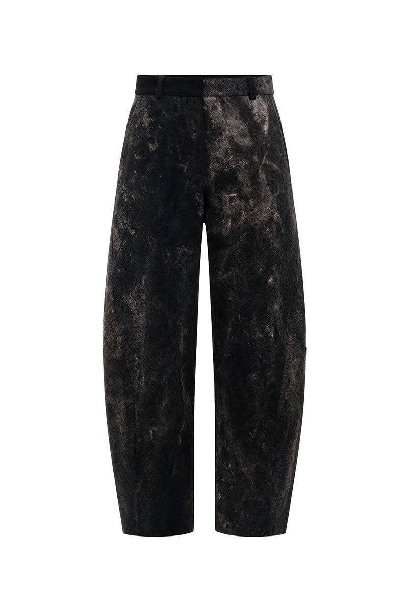 Elenareva black barrel-leg jeans with a relaxed fit, shown on a model, featuring a high-rise waist and classic denim texture.