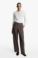 Acaria Studio Sahara coffee-colored pants with relaxed fit, featuring a comfortable waistband and casual style.