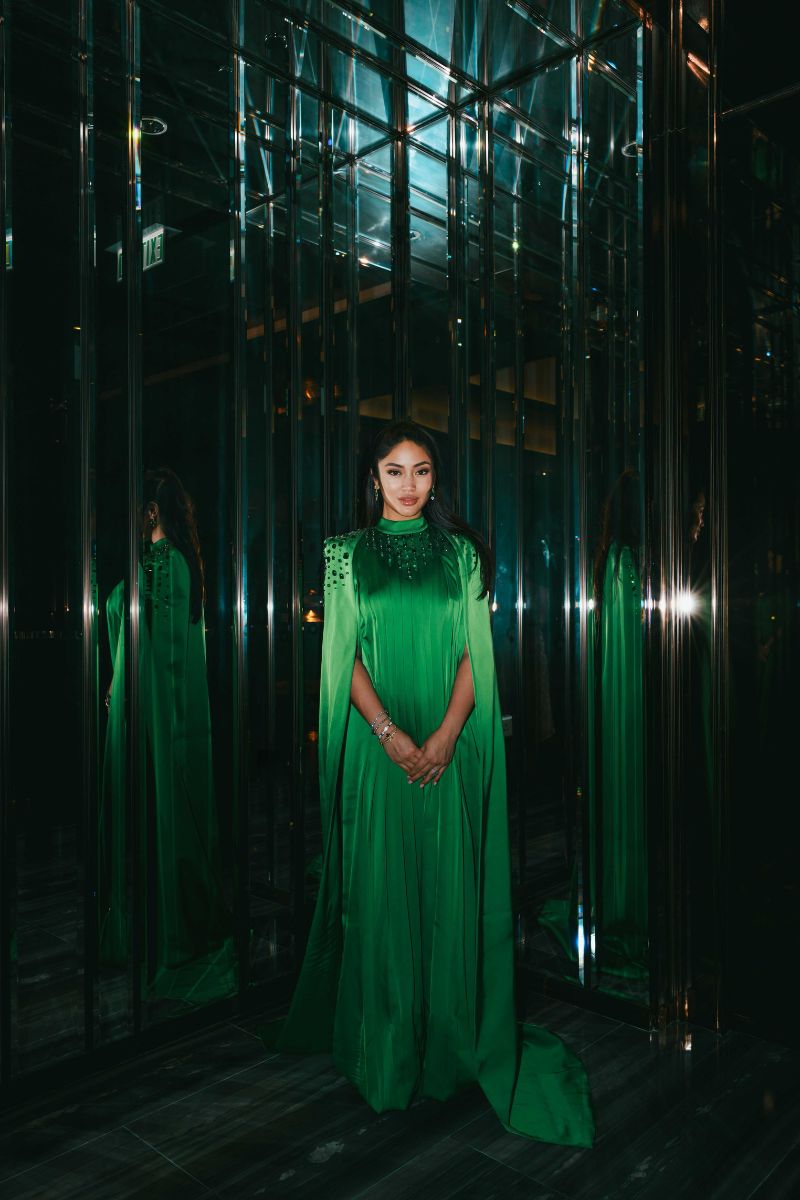 LONG PLEATED TRAPEZE DRESS WITH SHOULDER CAPE - CULT MIA