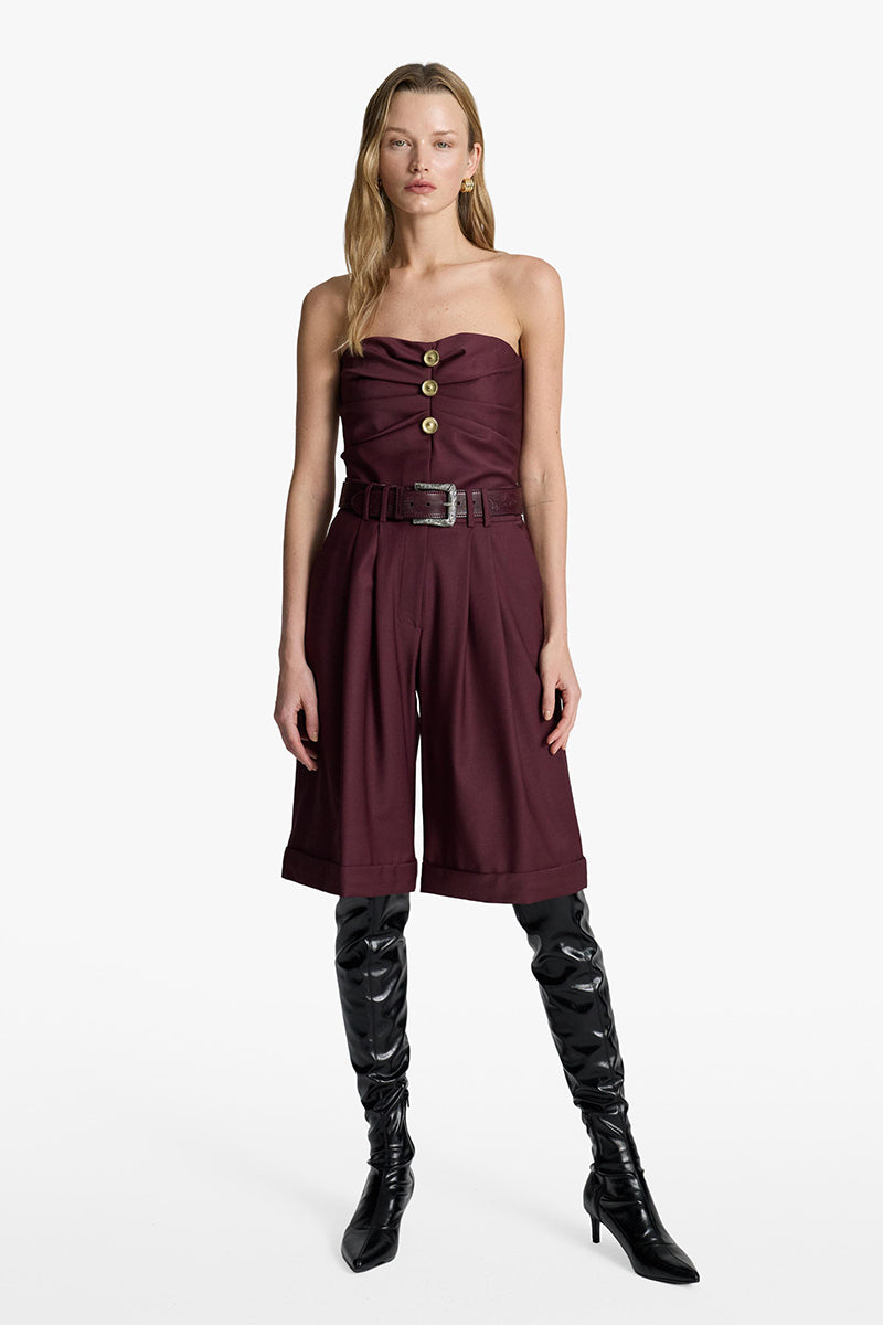 Red wine-colored Acaria Studio Guru top, stylish sleeveless blouse with a relaxed fit and round neckline.