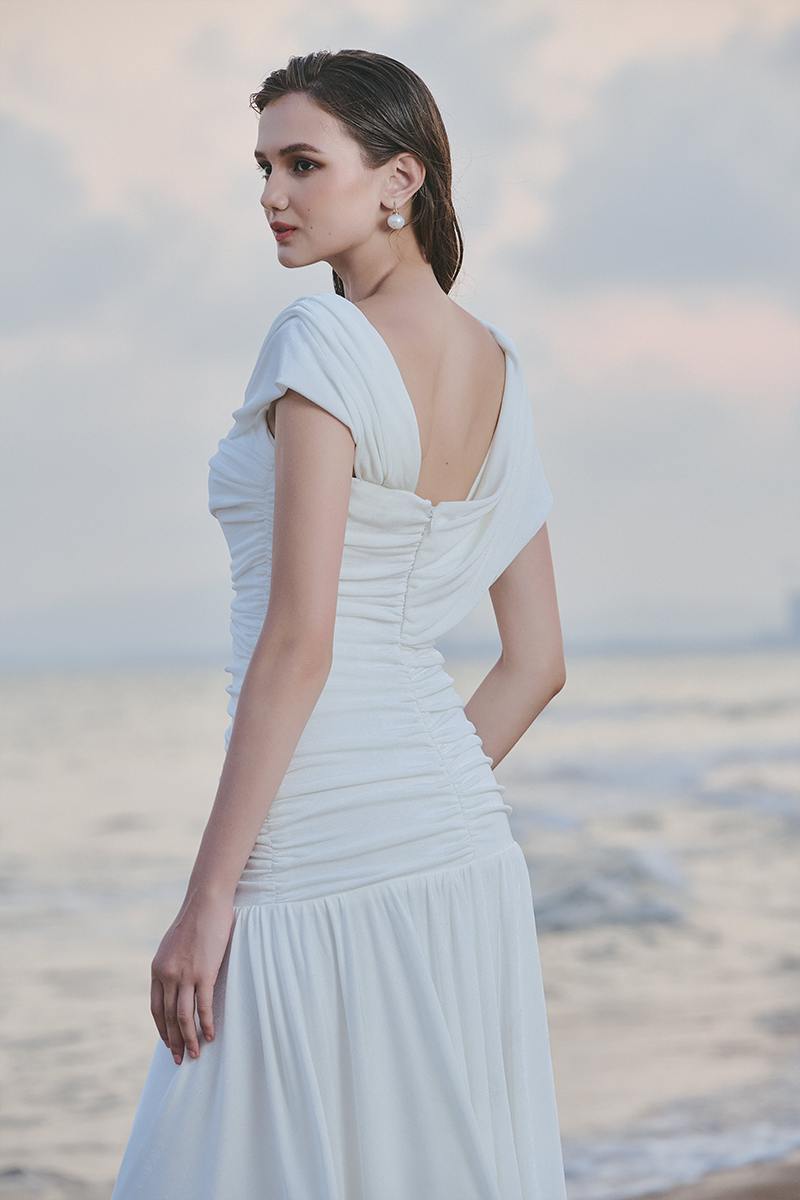 NEWIN WHITE SCOOP NECK MIDI DRESS - CULT MIA