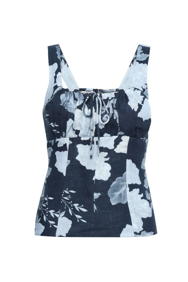 Summer Away Lille Top in midnight blue, sleeveless blouse with a relaxed fit, featuring a round neckline and soft fabric.