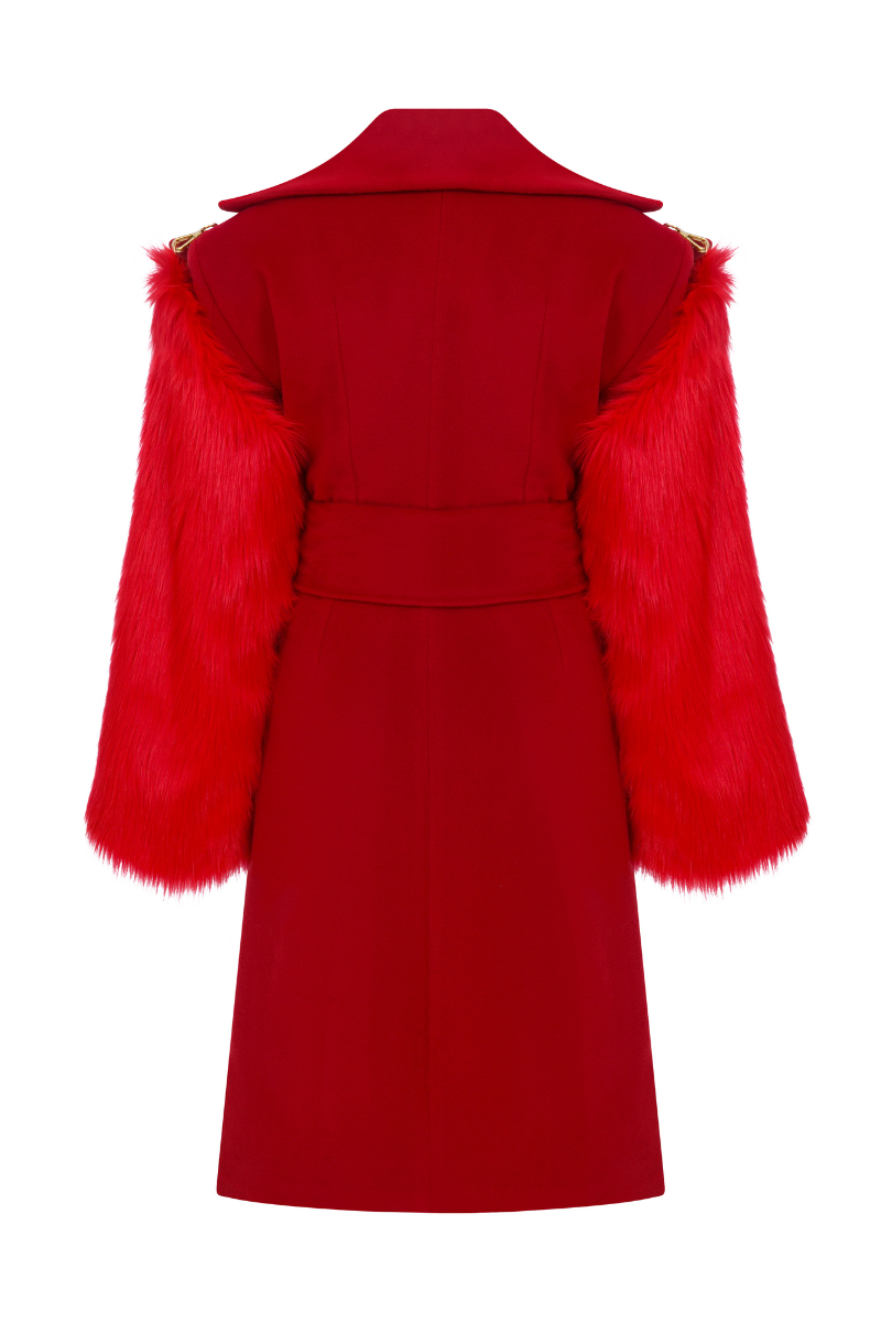 Sudi Etuz oversized coat with removable faux fur sleeves, stylish winter coat featuring a sleek design and cozy faux fur accents.