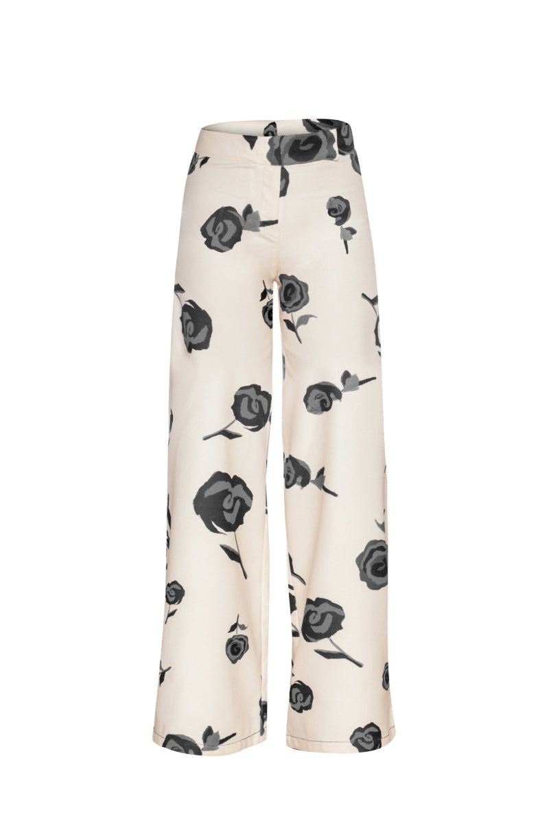 Black Rosseta pants by Estefania, stylish and comfortable women’s pants with a tailored fit and sleek design.