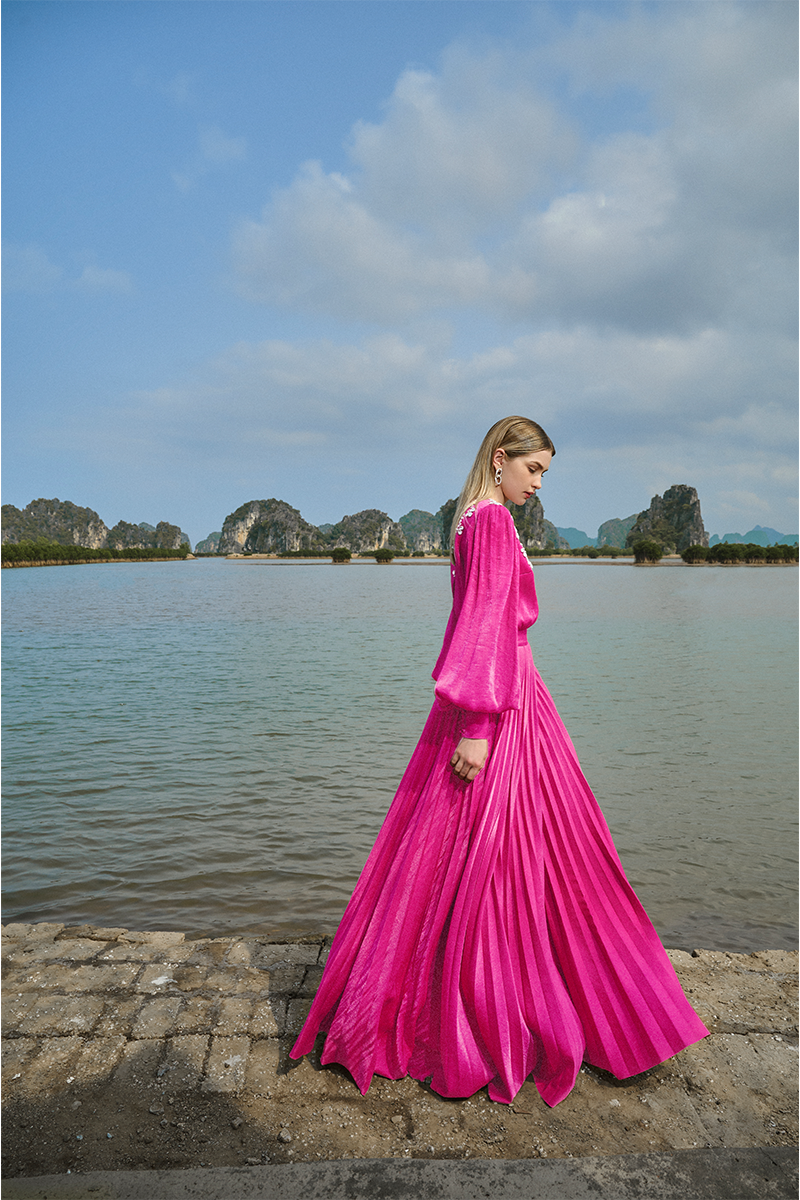 PINK PLEATING GOWN WITH BACK SLIT - CULT MIA