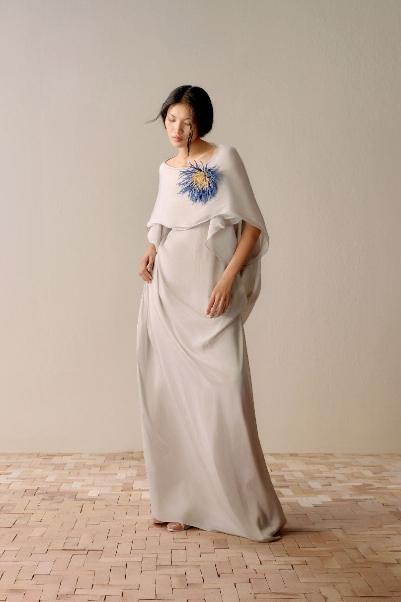 Light gray oversized maxi dress by Leicia featuring a soft, flowing fabric and relaxed fit, perfect for casual or semi-formal wear.
