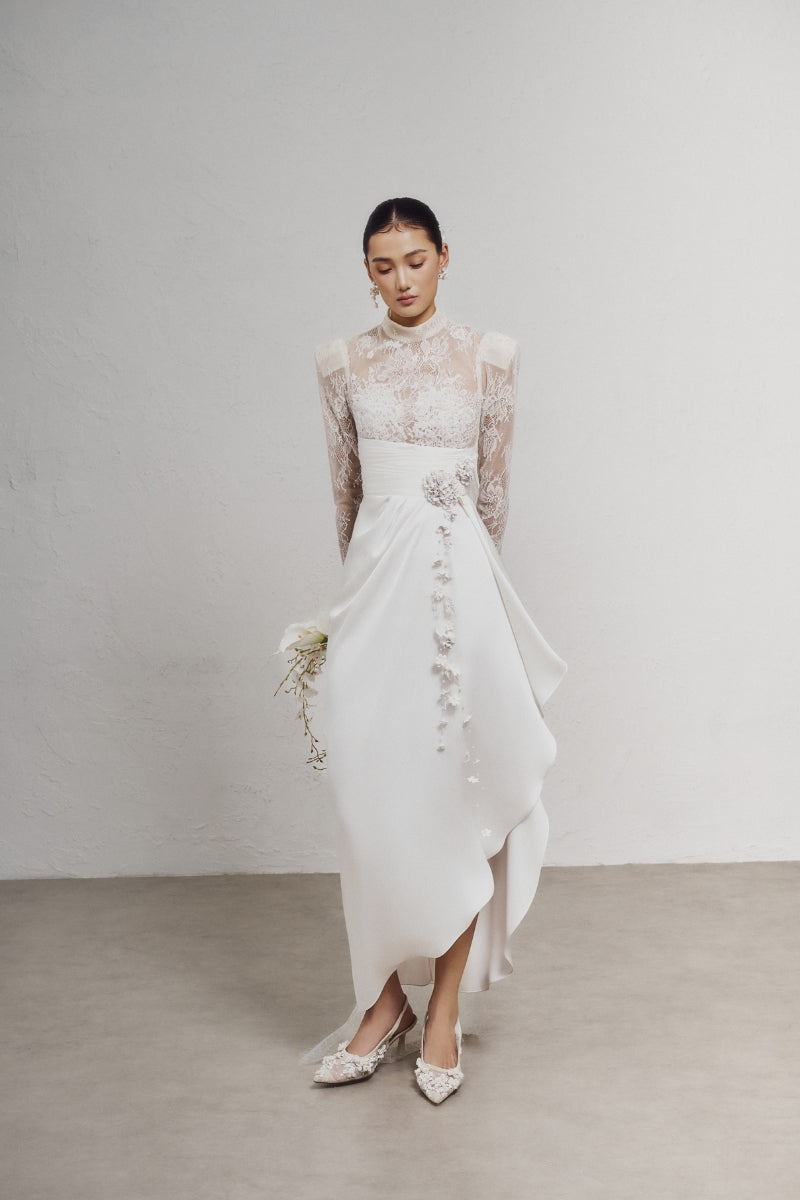 White Plan MIKOL maxi dress, flowing sleeveless summer dress with floral pattern, perfect for casual or beachwear.