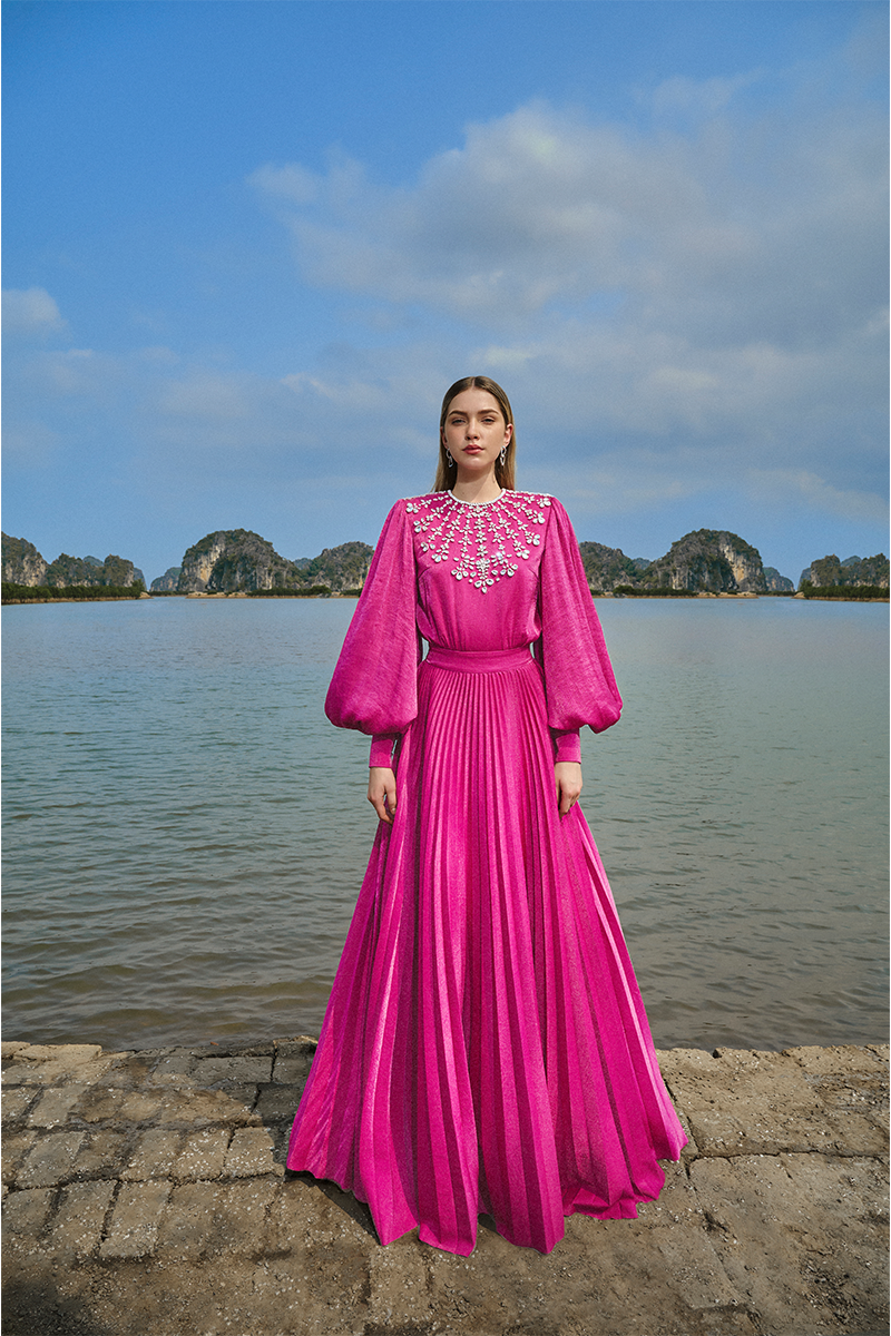 PINK PLEATING GOWN WITH BACK SLIT - CULT MIA