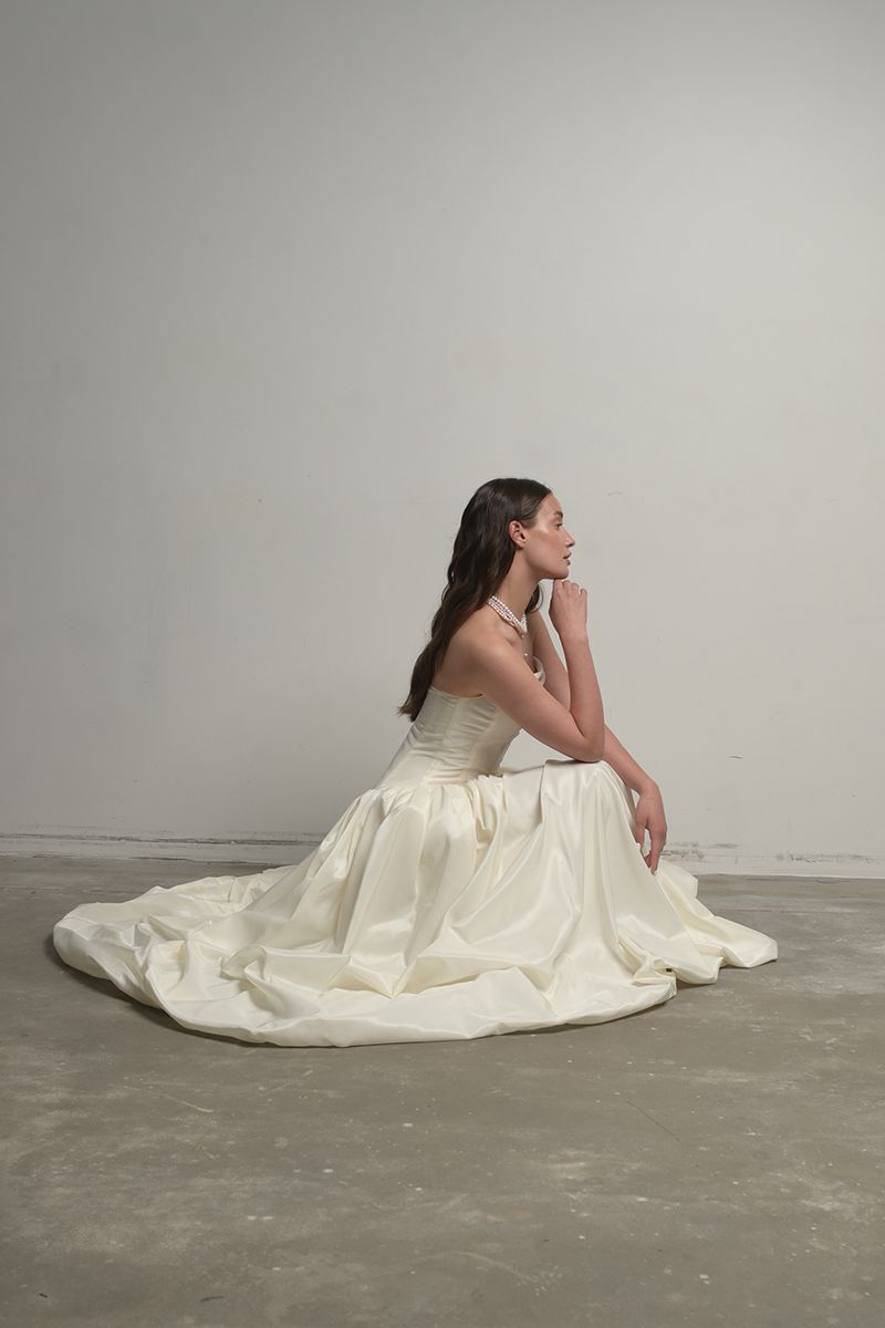 IVORY PRINCESS TAFFETA DROP WAIST GOWN - CULT MIA