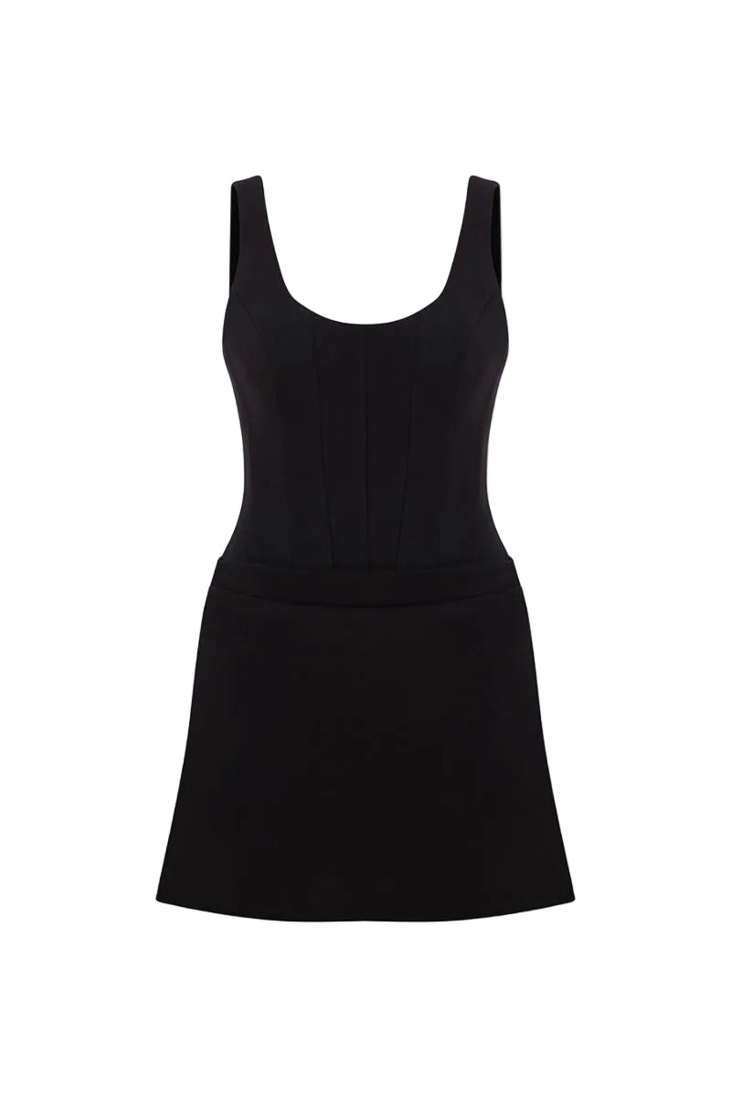 فستان نورا قصير أسود اللون بياقة على شكل حرف U وتفاصيل كورسيه