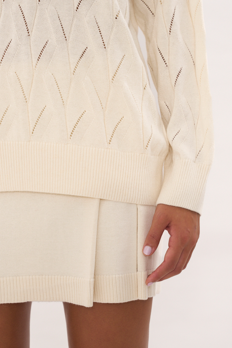 OVERSIZED V NECK JUMPER IN CREAM - CULT MIA