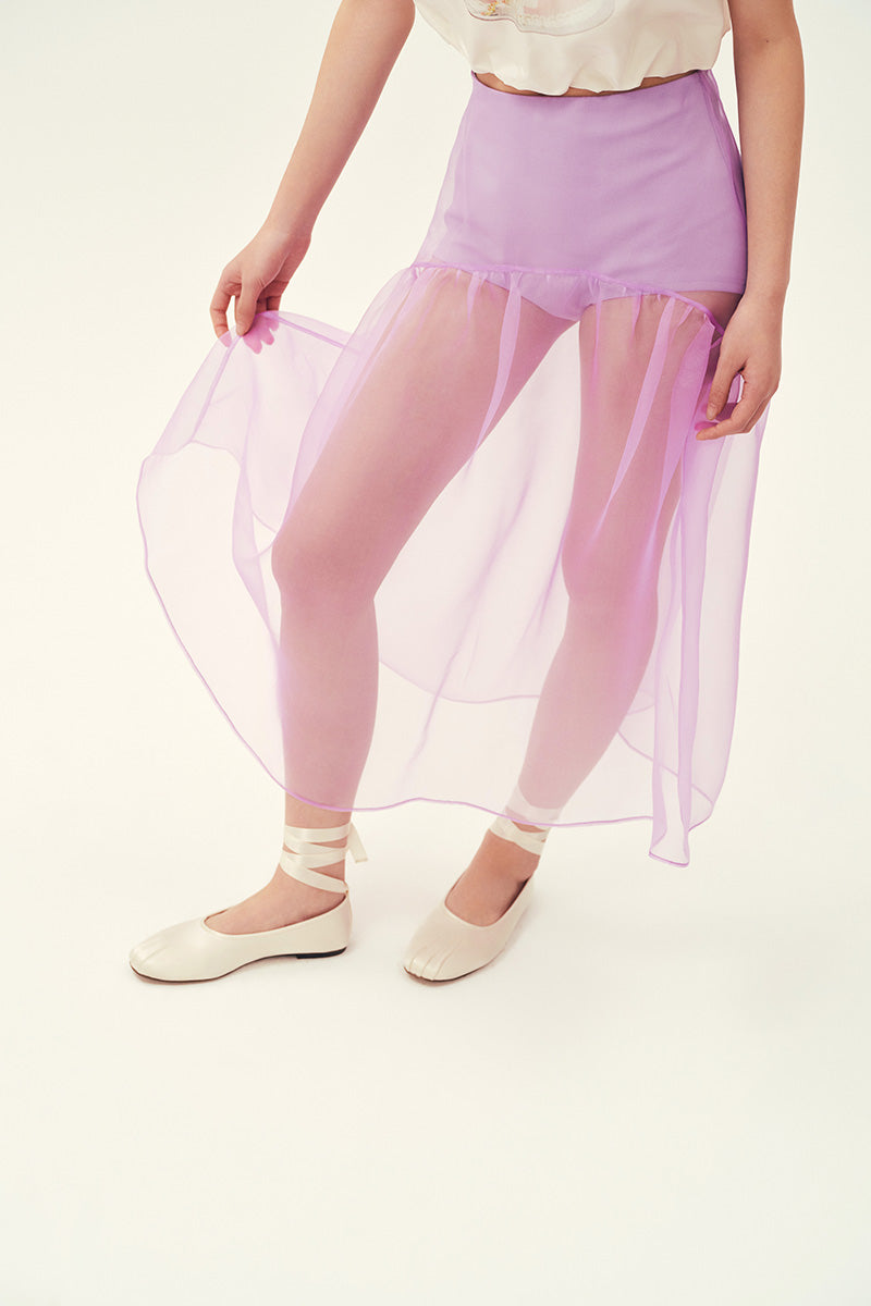 Chictopia lilac midi skirt from the Lois collection, flowing fabric and high waist, styled for casual or dressy occasions.