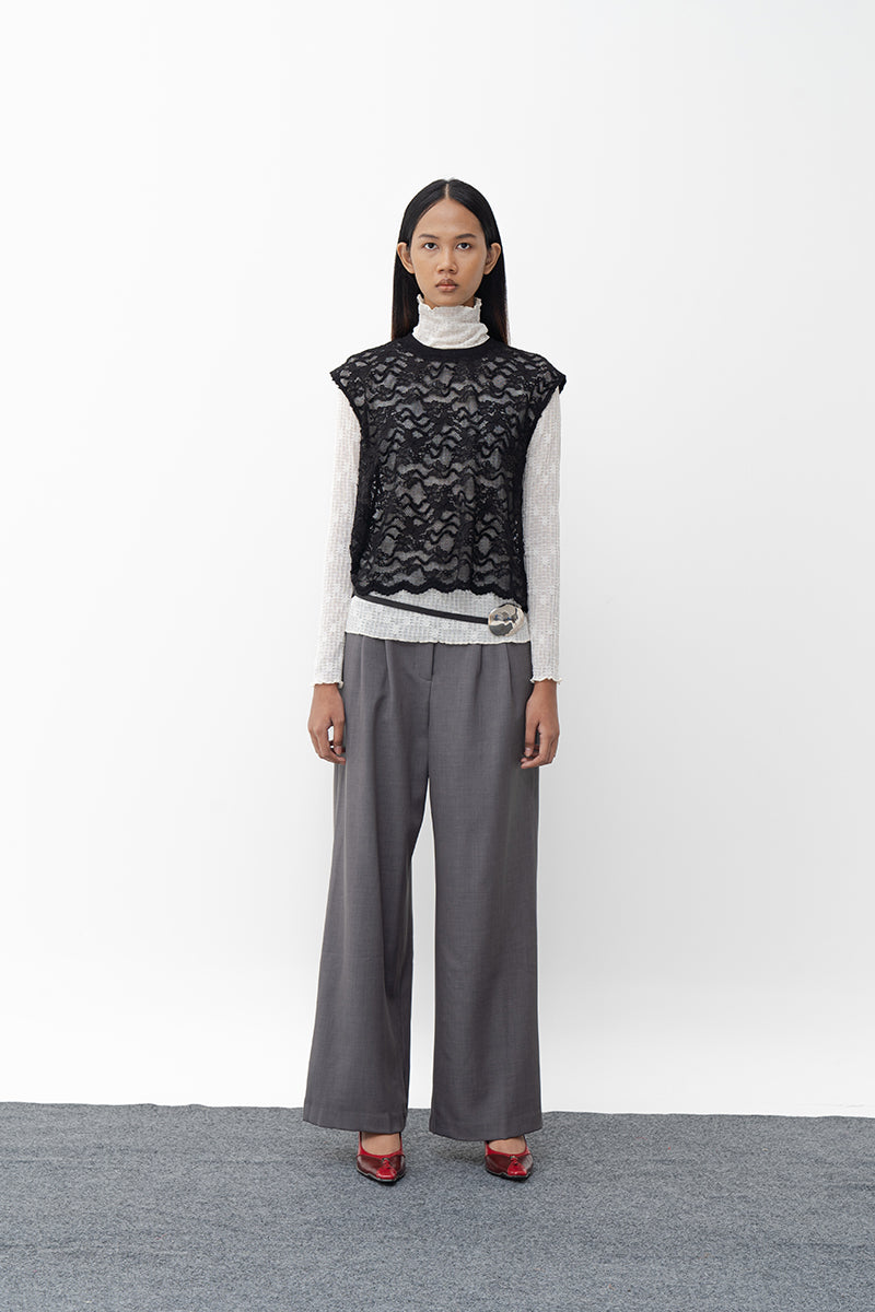 SARAH BLACK BUTTERFLY PATTERNED LACE TOP - CULT MIA