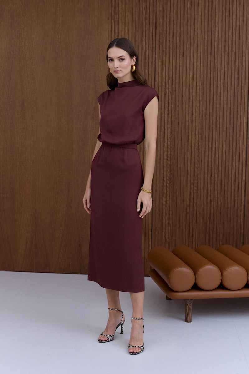 brown dress with red heels What Colour Shoes To Wear With A Red Dress