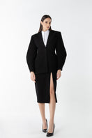 Lili Blanc LINE BLAZER in a tailored blazer style, featuring a sleek design and classic fit, perfect for stylish, professional looks.