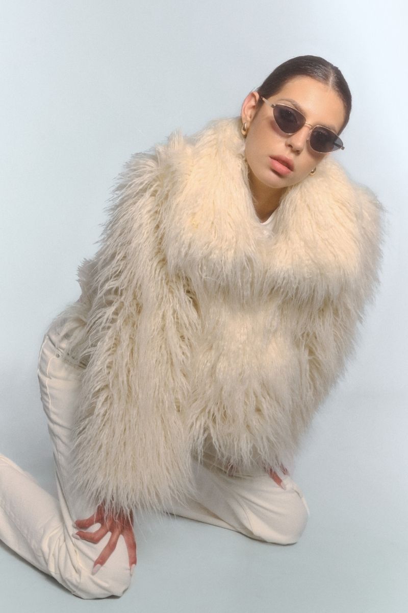 FLUFFY FAUX FUR JACKET IN ECRU - CULT MIA