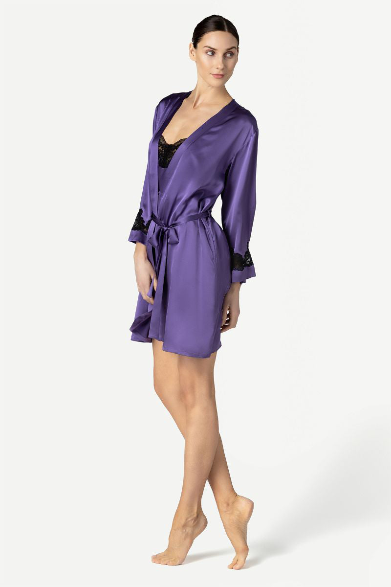 NK IMODE Morgan short robe in frosted violet, soft and cozy cotton fabric with a relaxed fit and short sleeves.