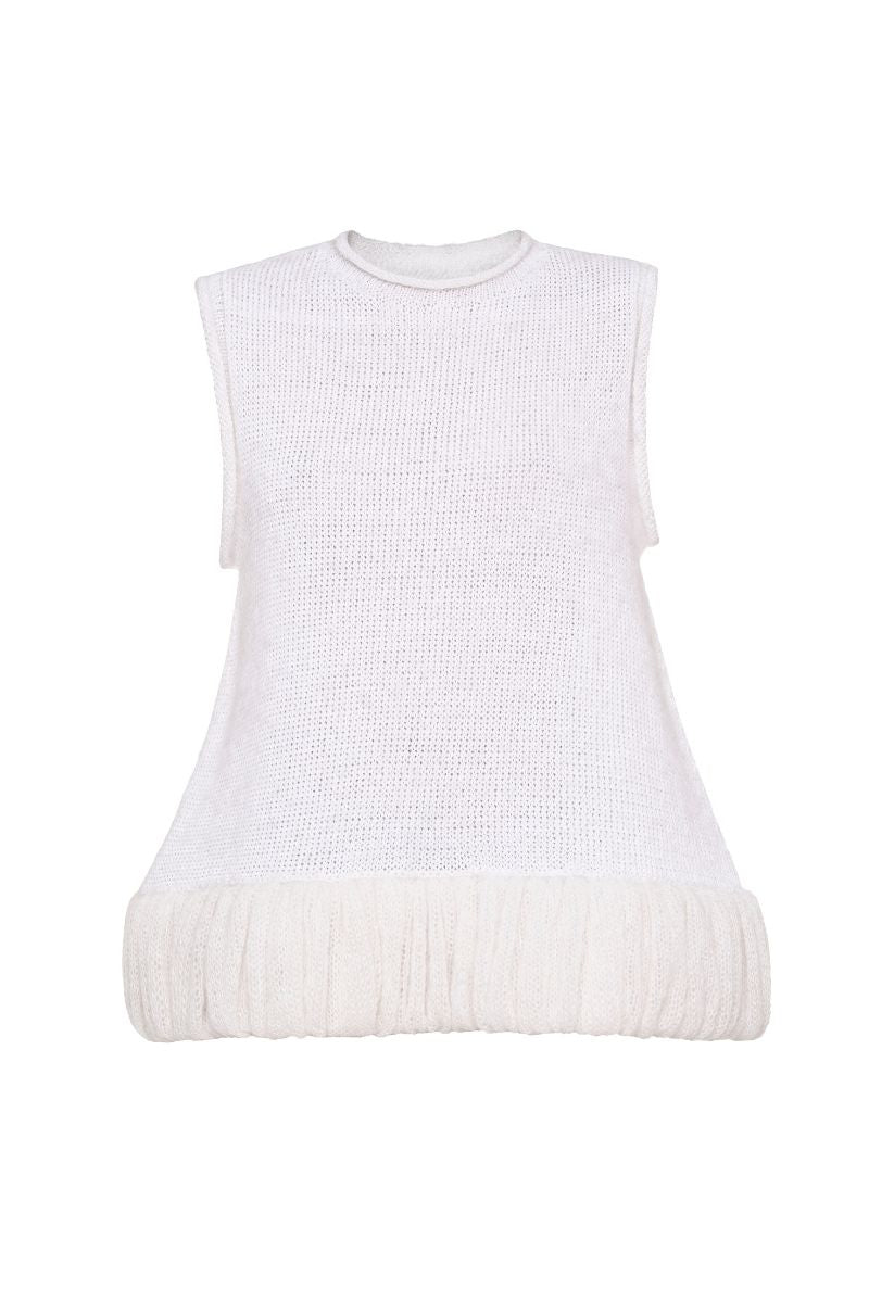 White knitted sweater by Lalo, featuring a cozy, textured knit pattern perfect for casual wear.