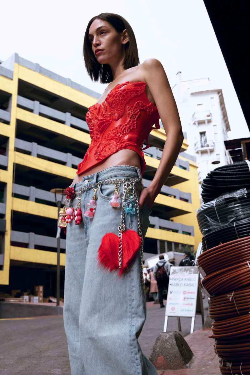 Sudi Etuz 3D print corset top featuring structured design and intricate details, perfect for stylish fashion ensembles.