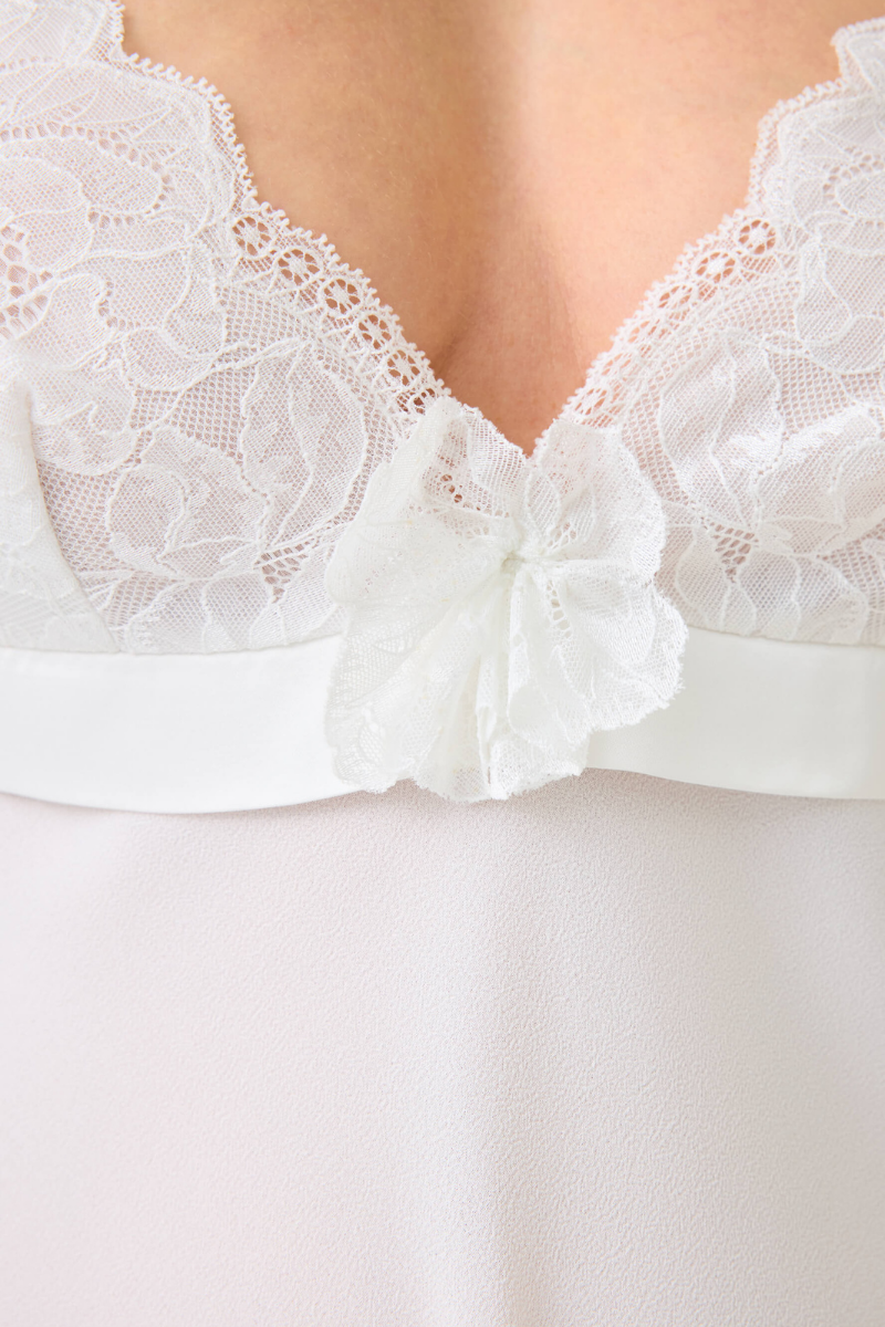Bocan Couture Miss Alba short nightgown with off-white lace, featuring a delicate lace overlay and soft, flowing fabric.