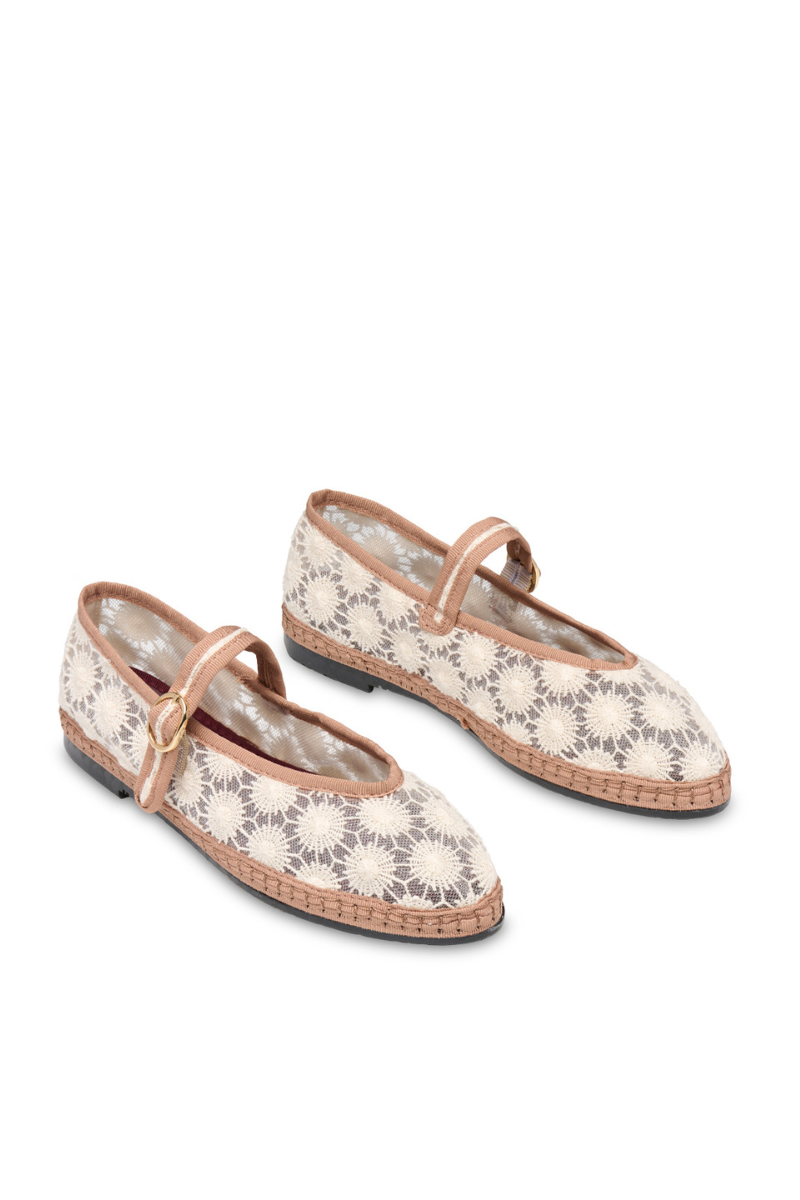 Flabelus Pierre sunflower cream flats with light brown piping, stylish and comfortable women's slip-on shoes, close-up view.