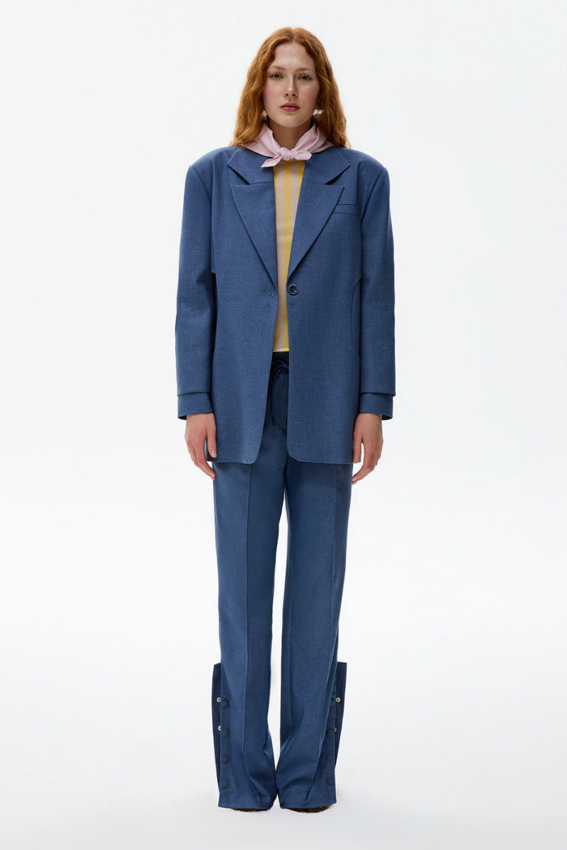 Blue ColoReve sweat pants with a relaxed fit and elastic waistband, shown on a model. Comfortable casual pant for everyday wear.