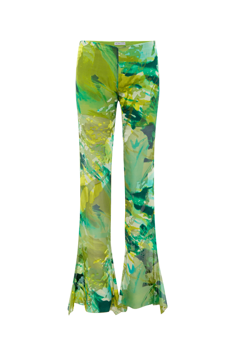 Suncillo Serafina trousers, stylish pants in neutral fabric, featuring a tailored fit and classic design for versatile wear.