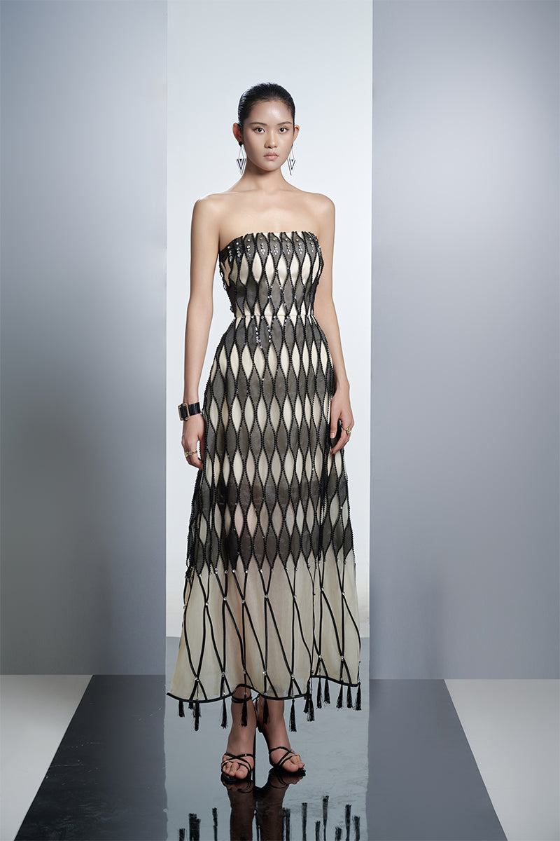 LATTICE STRAPLESS MESH MAXI DRESS IN BLACK AND WHITE - CULT MIA
