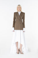 Lili Blanc FORM BLAZER in classic tailored blazer style, featuring a structured fit and lapel collar, shown on a mannequin.