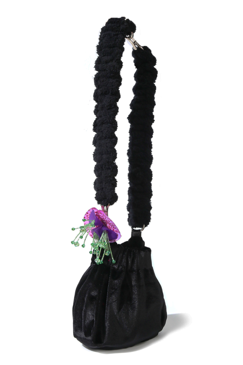 CAT ON A MOUNTAIN ORCHID BAG IN BLACK - CULT MIA