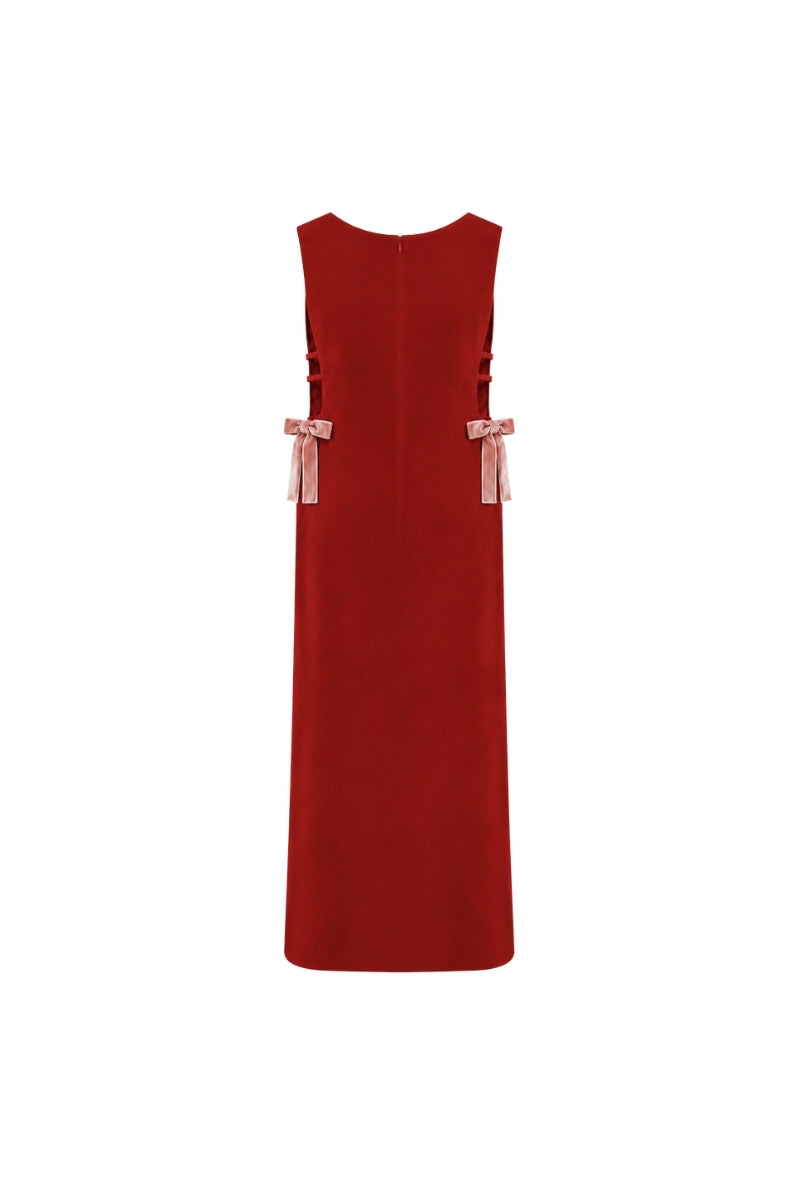 Nazlı Ceren Sabine Midi Crepe Gown, elegant sleeveless dress with a fitted bodice and flowing skirt, in a soft crepe fabric.
