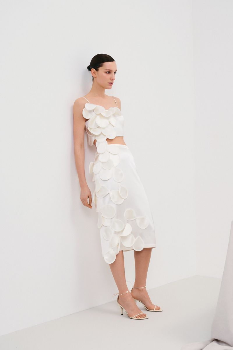 WEDDING-STYLE FLORAL APPLIQUÉ MINI TOP IN IVORY - CULT MIA