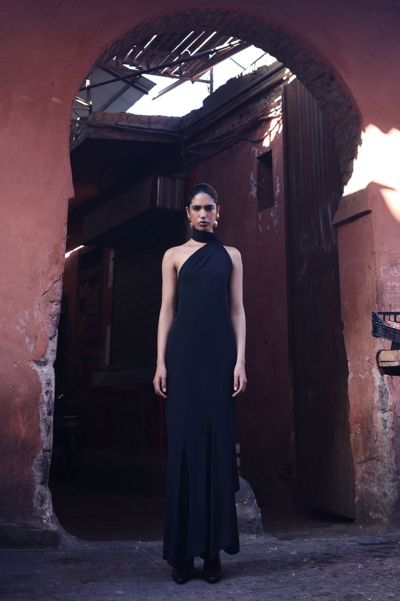 ARI MAXI DRESS IN BLACK | CULT MIA | Baobab ARI MAXI DRESS IN BLACK | CULT MIA | Baobab