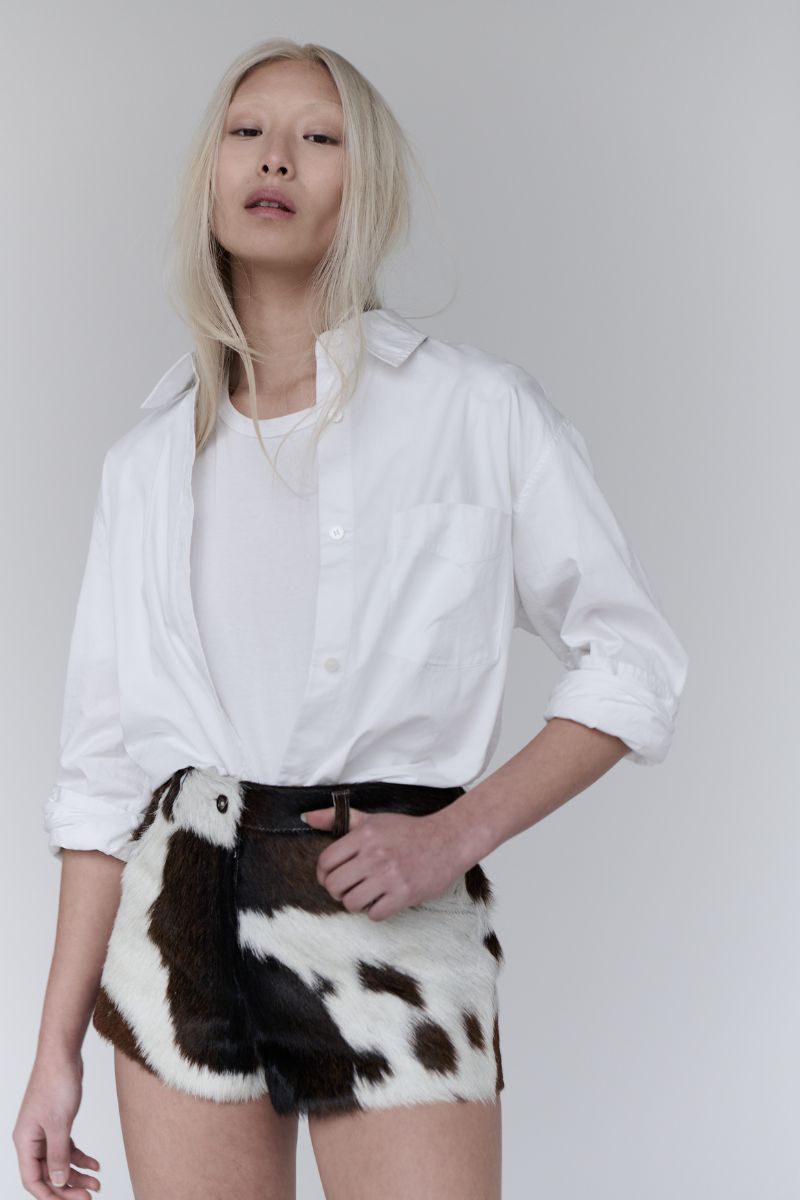 ZUT Ellis leather shorts with a fitted design, featuring a sleek black finish and stylish waistband, perfect for casual or trendy looks.