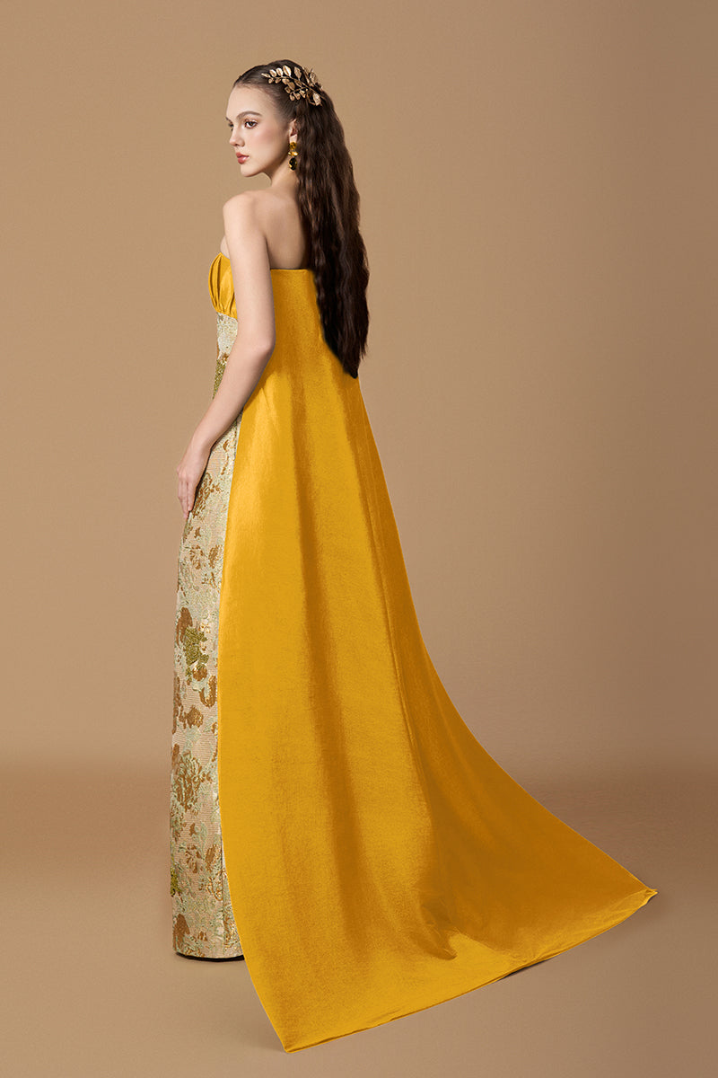 FLORAL METALLIC JACQUARD AND TAFFETA SILK LINED IN GOLD | CULT MIA | I.H.F FLORAL METALLIC JACQUARD AND TAFFETA SILK LINED IN GOLD | CULT MIA | I.H.F