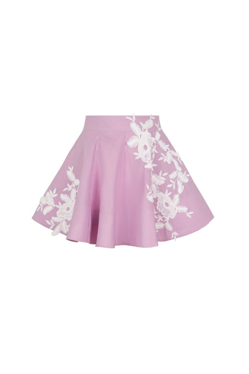 AISA Laveni Mini Skirt in stylish fabric, featuring a fitted waist and playful length, perfect for casual and chic outfits.