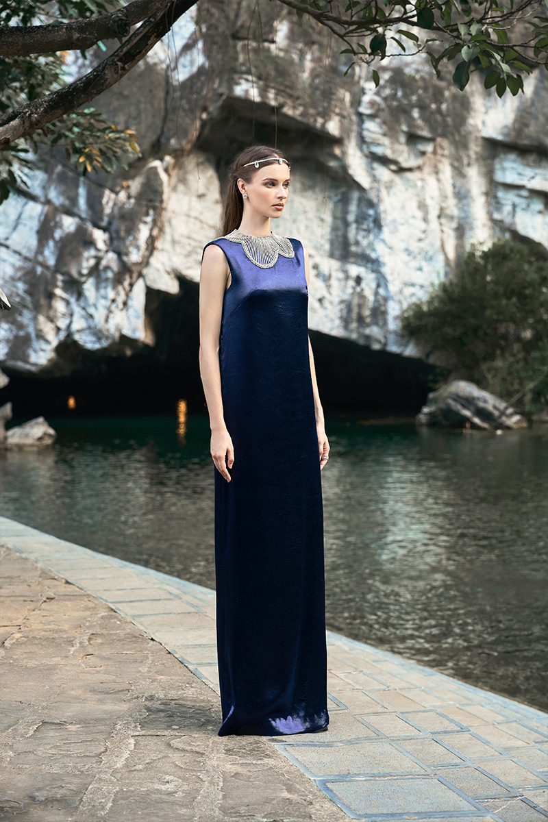 NAVY BLUE ORCHID STONE PATTERNED COLLAR GOWN - CULT MIA