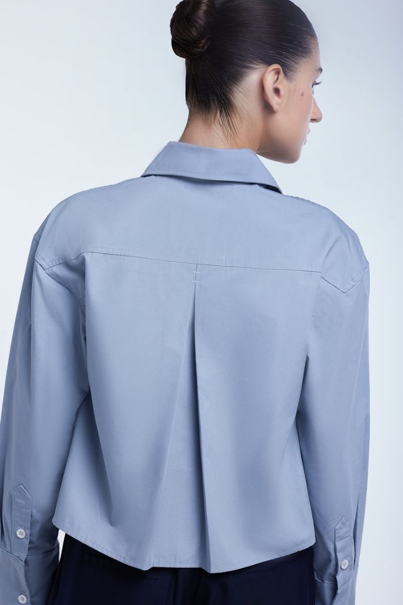 Dāl the Label cropped cotton button-down shirt, light fabric with collar and long sleeves, casual stylish shirt for women.
