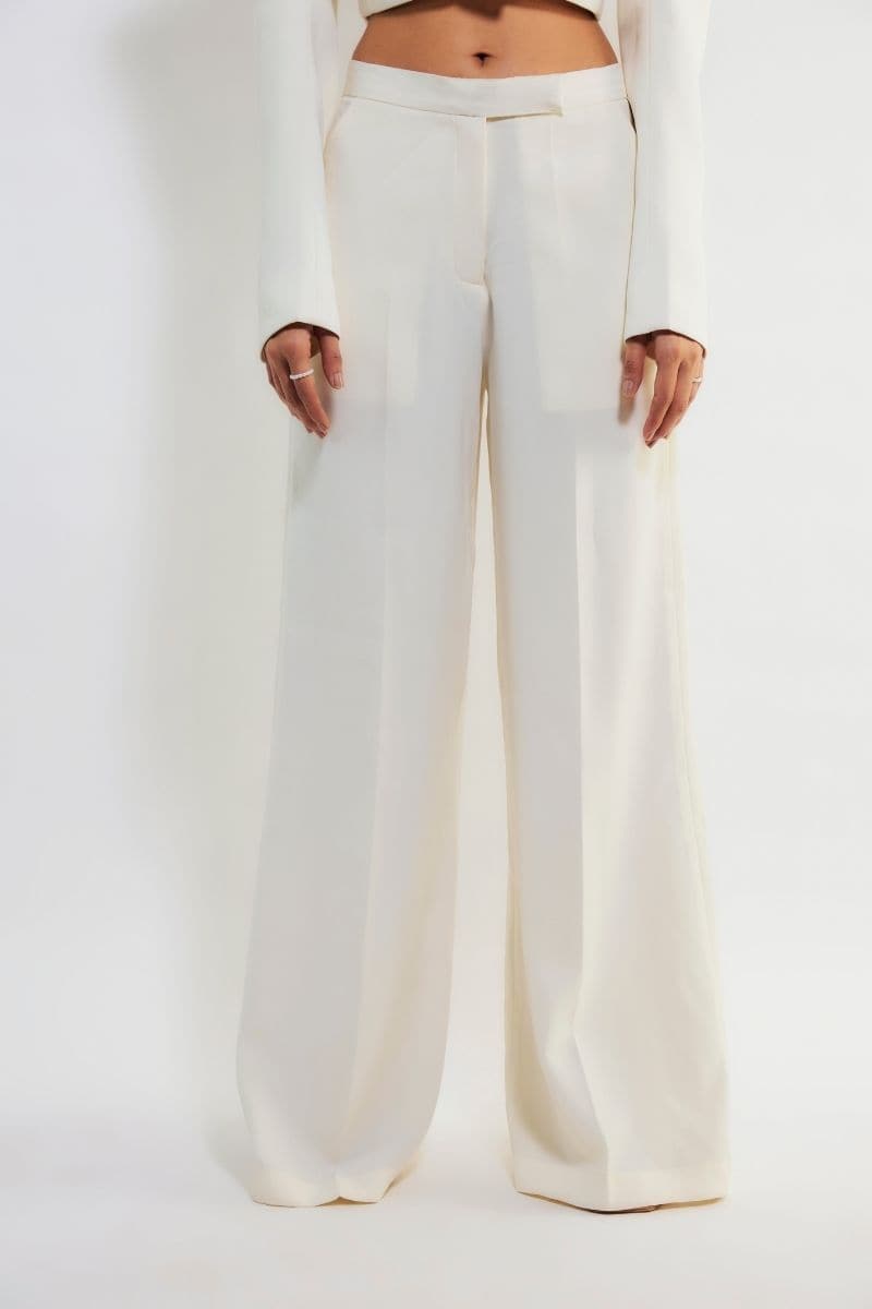 CARRIE OFF WHITE CROPPED BLAZER AND PANTS SET - CULT MIA