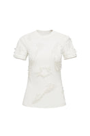 White Onalaja Zusi T-shirt, casual top with a relaxed fit, featuring a simple crew neckline and short sleeves.