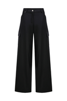 Sudi Etuz low waist cargo pants with multiple pockets and relaxed fit, made from durable fabric, displayed on a plain background.