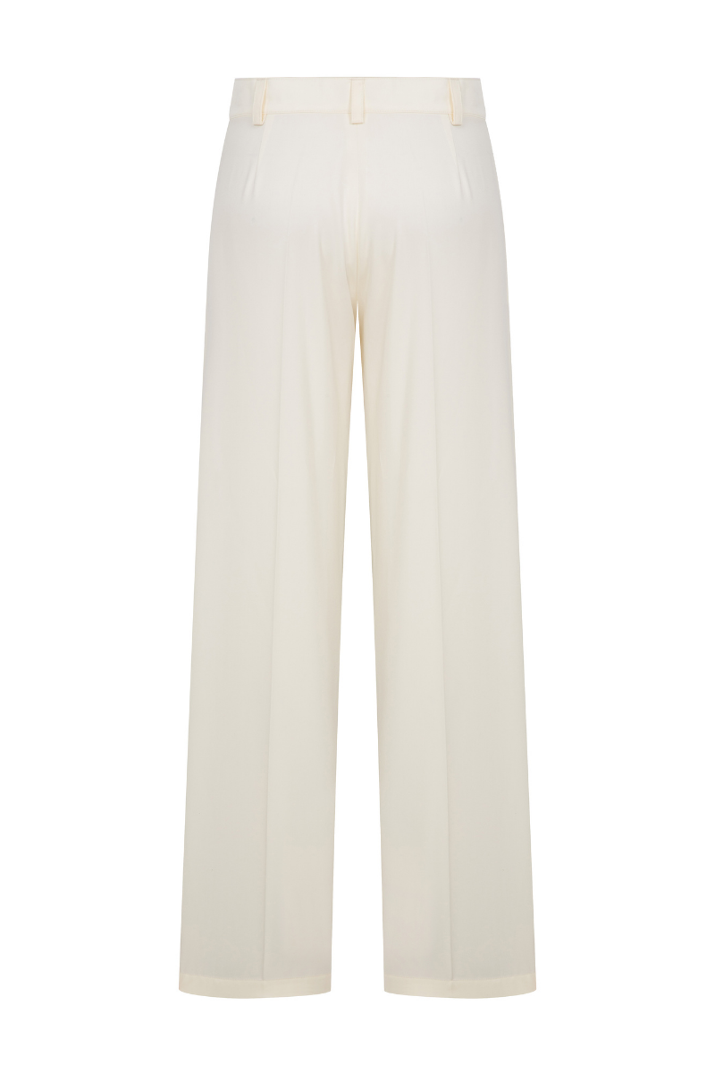 Sudi Etuz low waist straight cut pants in ecru, showing front view with clean, lightweight fabric and classic fit.
